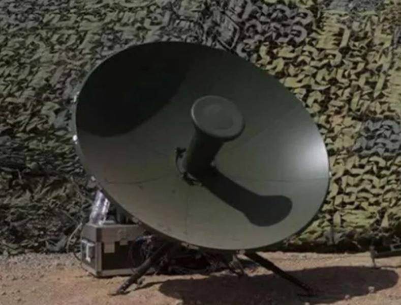 В окупантів тиха істерика після втрати Starlink: Трегубов висміяв нову схему зв’язку РФ